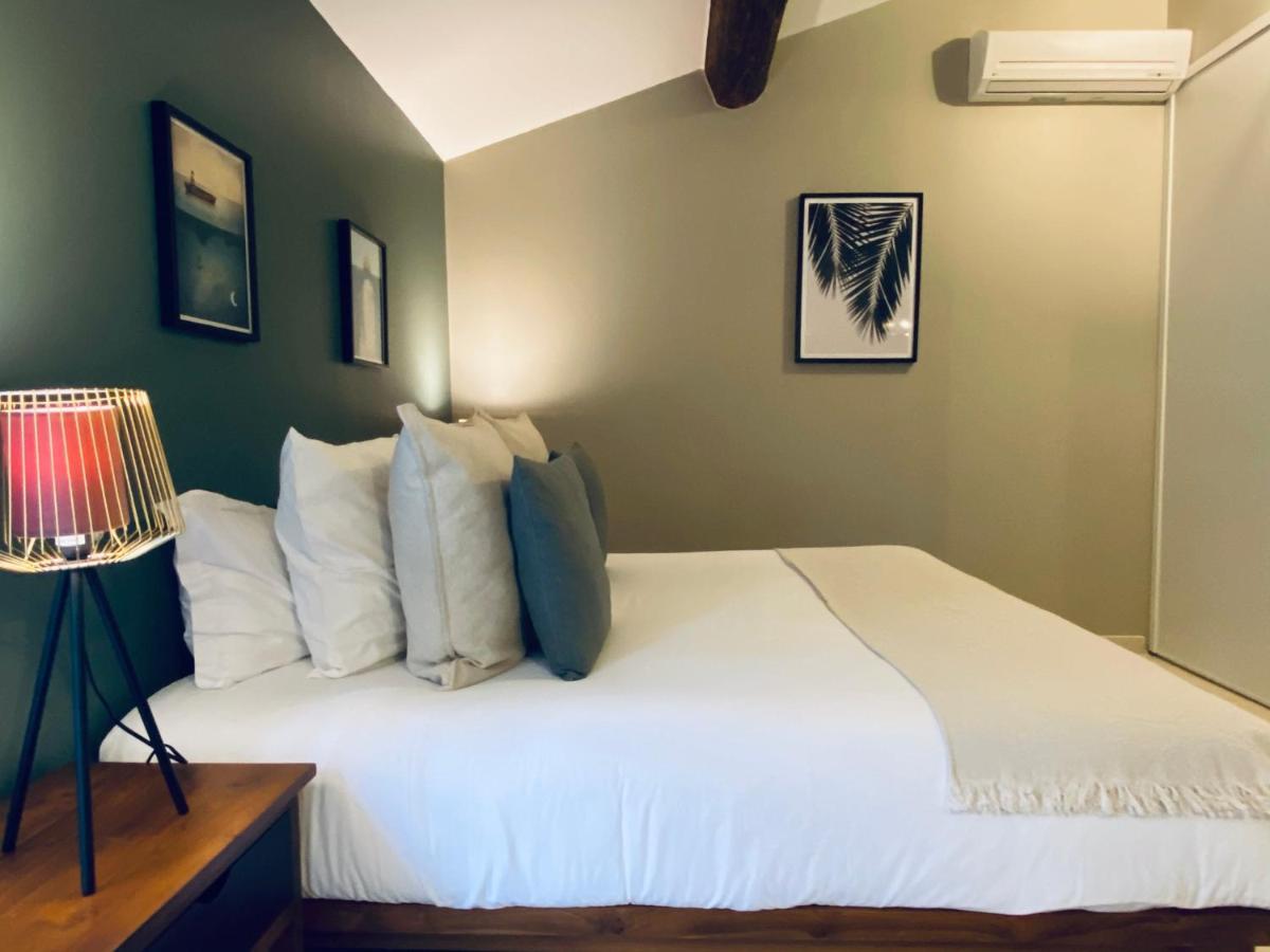Le Jas De Joucas Hotel-Restaurant Екстериор снимка