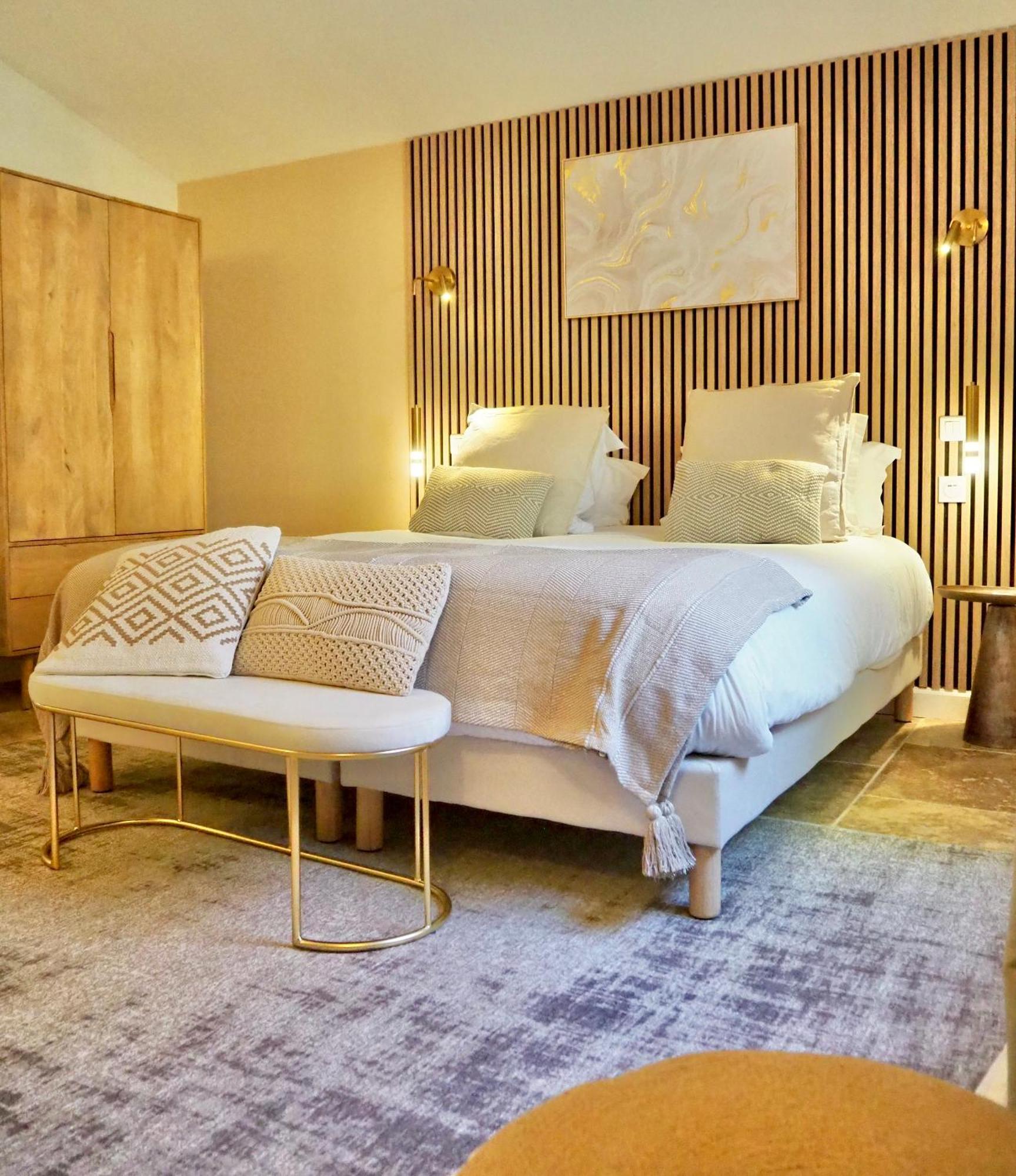 Le Jas De Joucas Hotel-Restaurant Екстериор снимка