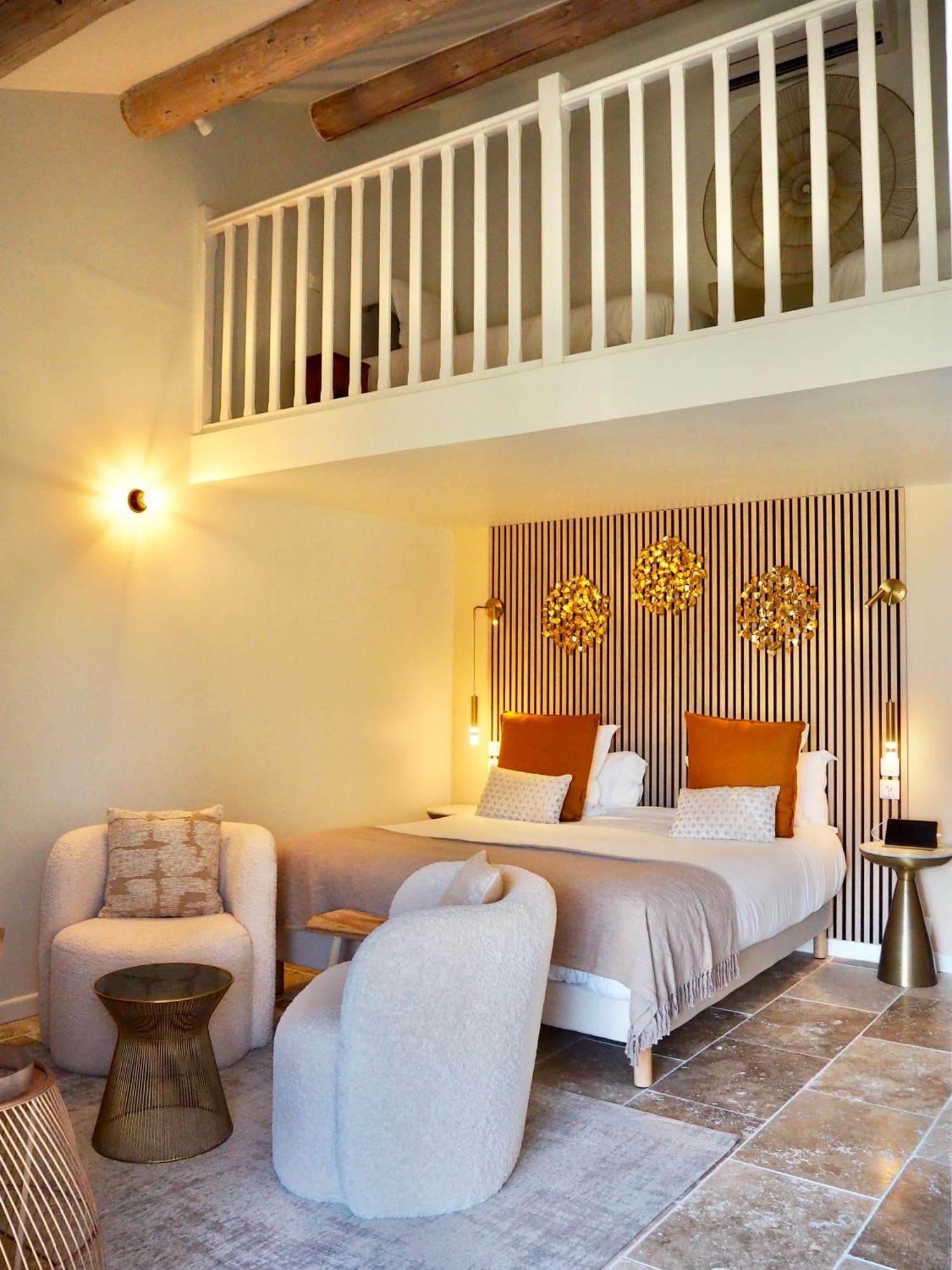 Le Jas De Joucas Hotel-Restaurant Екстериор снимка