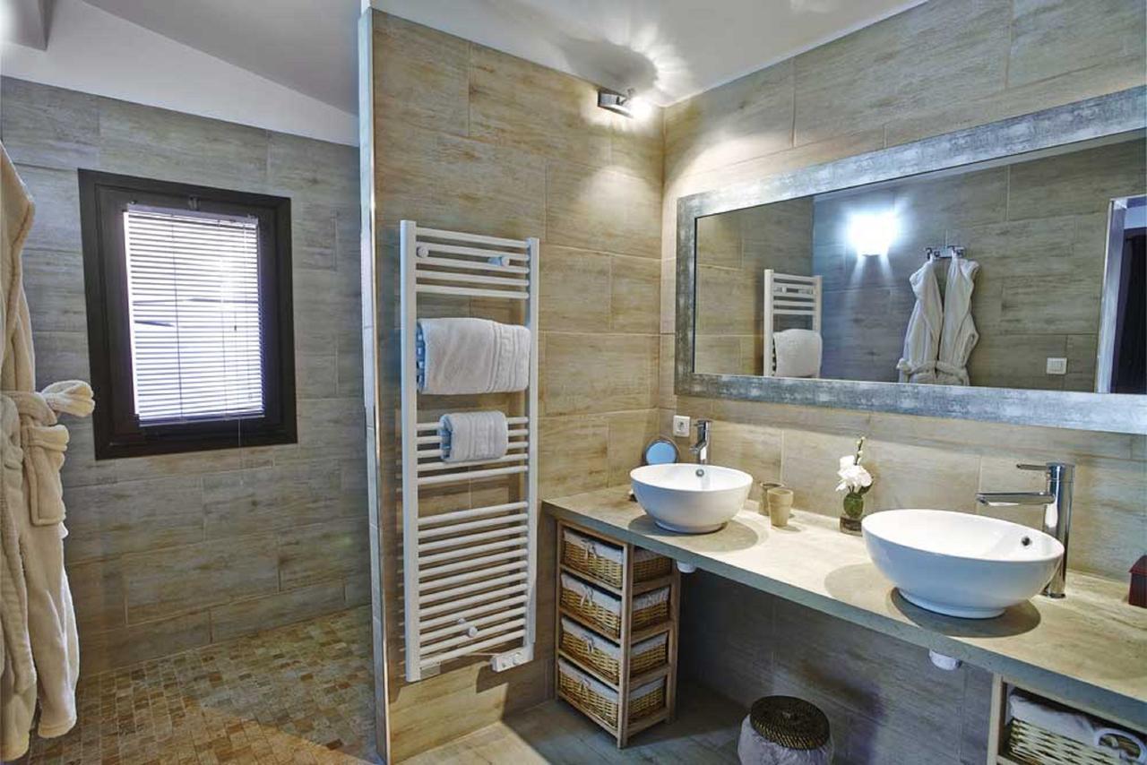 Le Jas De Joucas Hotel-Restaurant Екстериор снимка